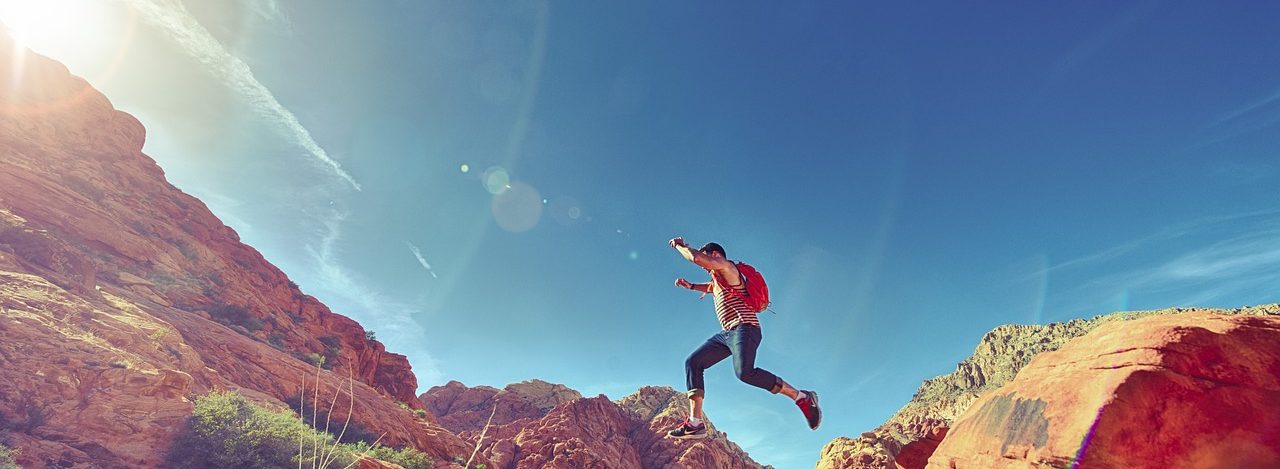 man, jumping, mountains-731900.jpg